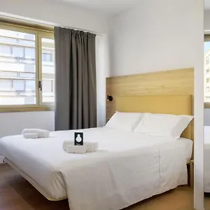 Hotel Center, Katánie